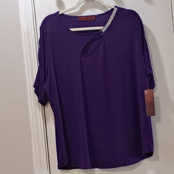 Elegant Purple Short sleeve Blouse with Crystal Rhinestone Cut-Out Accent - Picture 8 of 8